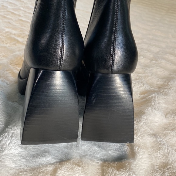 DAUPHIN BOOTS - Picture 6 of 9